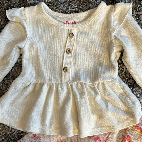 Delias Baby Girl 2-Piece Ruffle Top & Floral Leggings Set - Picture 2 of 5